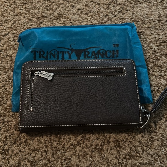 New Trinity Ranch Wallet Wristlet - Picture 3 of 4